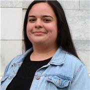 Profesora de clases de ingles, experta en química y matemáticas